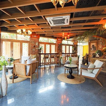 Sanae' Oldtown Hotel Chiang Mai Exteriör bild